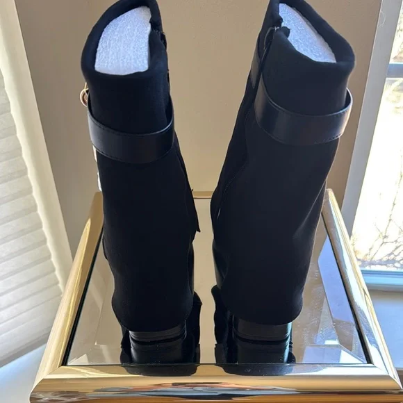 Black lock charm fold over boots - Picture 5 of 6